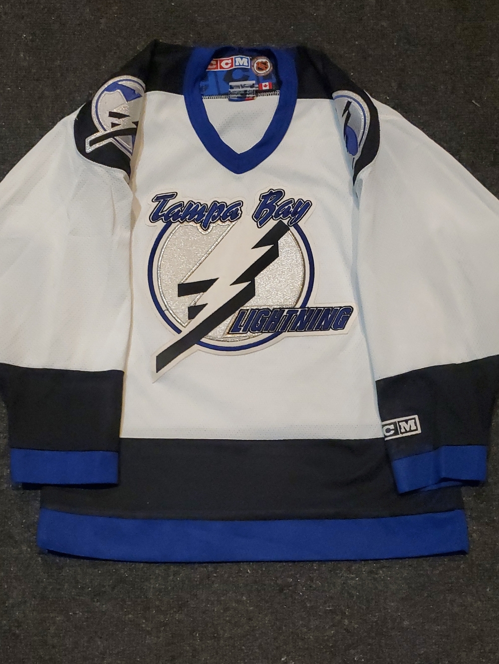 NHL Vintage Authentic CCM Air Knit Tampa Bay Lightning Jersey..🏒⚡